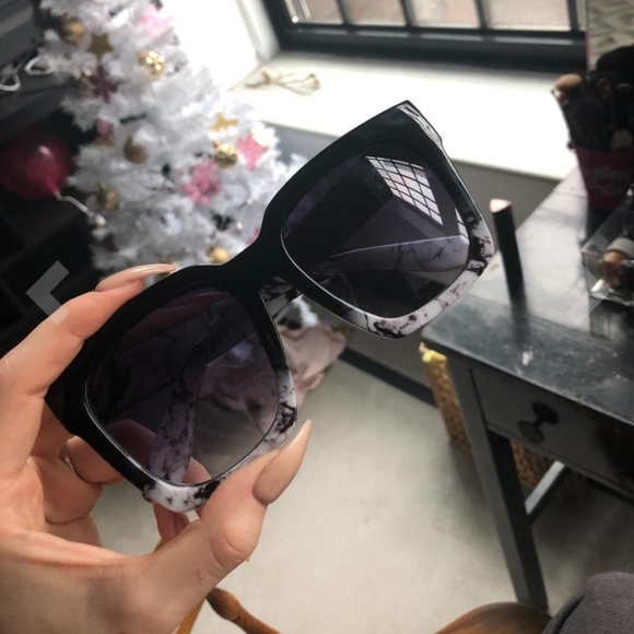 🔥🔥New In Stock Retro Oversized Sunglasses🔥🔥 - Picture 3 of 6